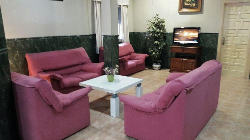 Hostal La Casa De Enfrente Малага Екстер'єр фото