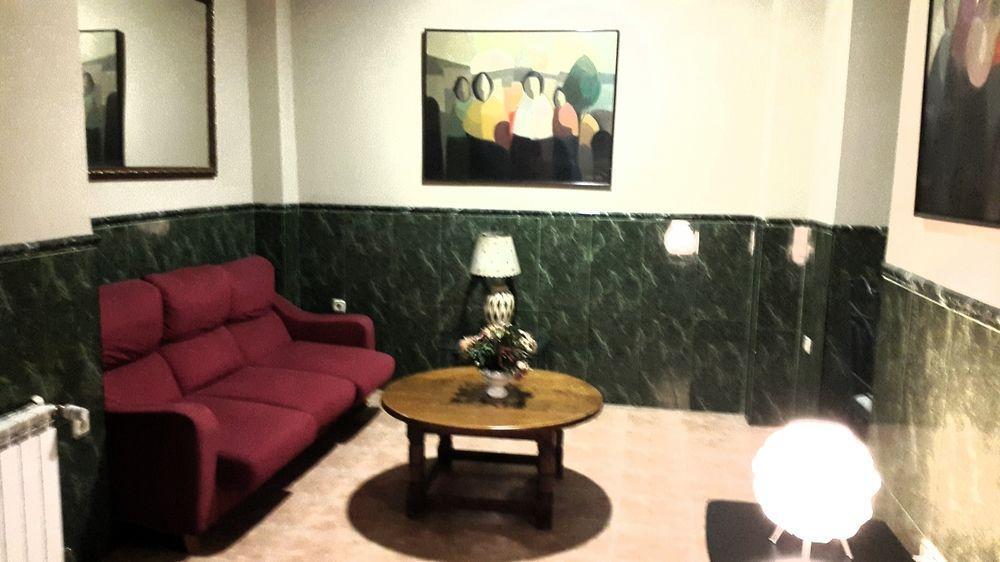 Hostal La Casa De Enfrente Малага Екстер'єр фото