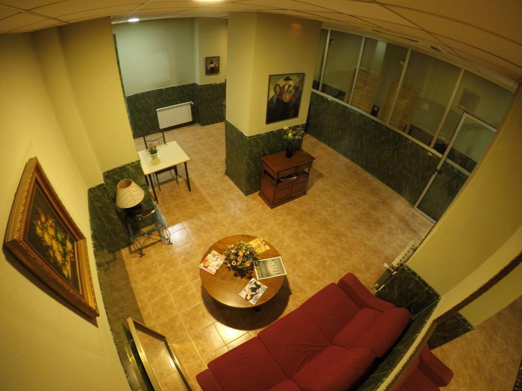 Hostal La Casa De Enfrente Малага Екстер'єр фото