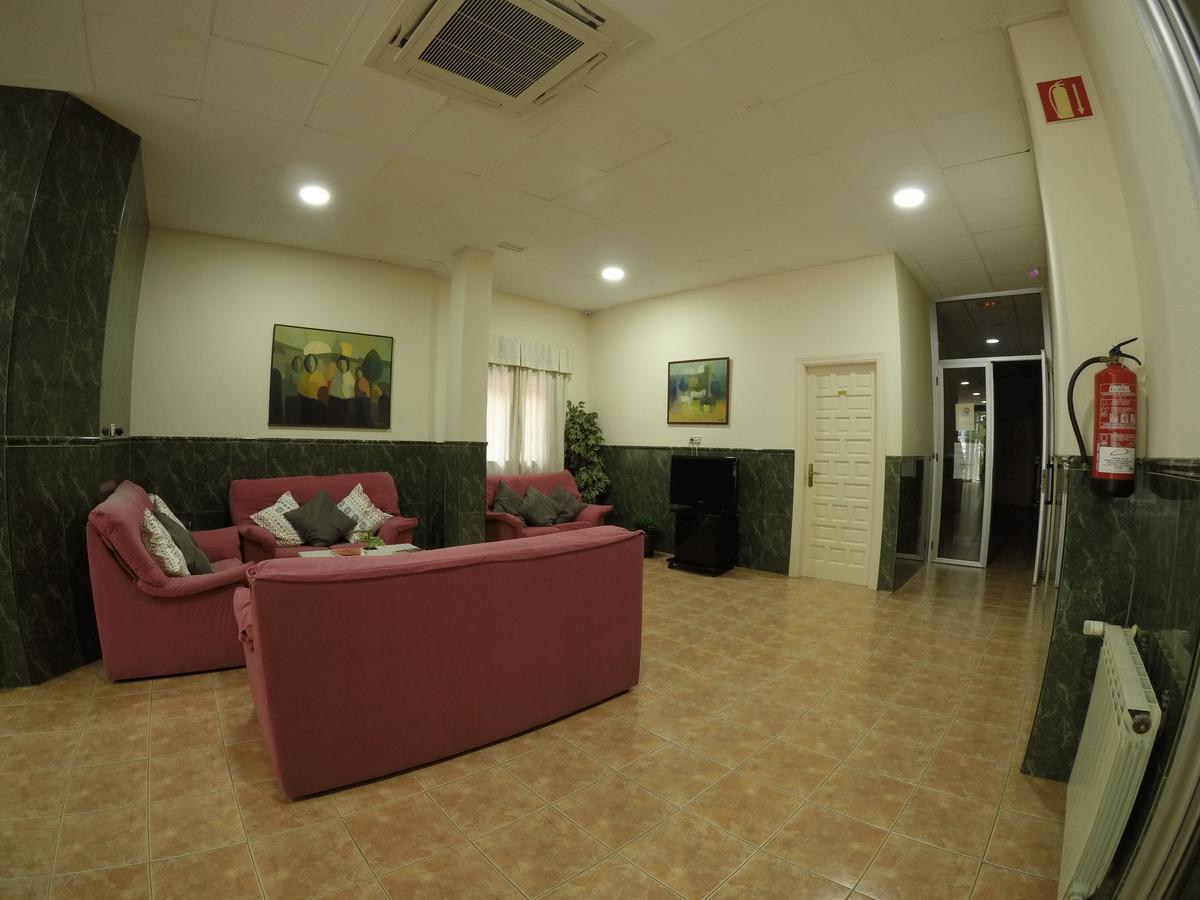 Hostal La Casa De Enfrente Малага Екстер'єр фото