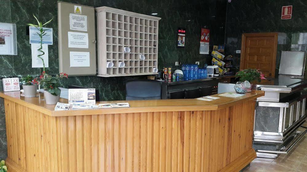 Hostal La Casa De Enfrente Малага Екстер'єр фото