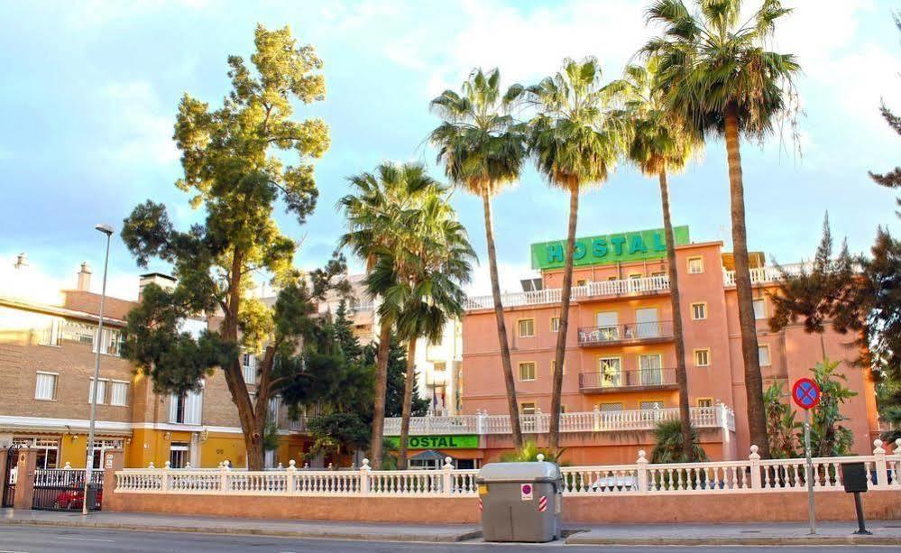 Hostal La Casa De Enfrente Малага Екстер'єр фото