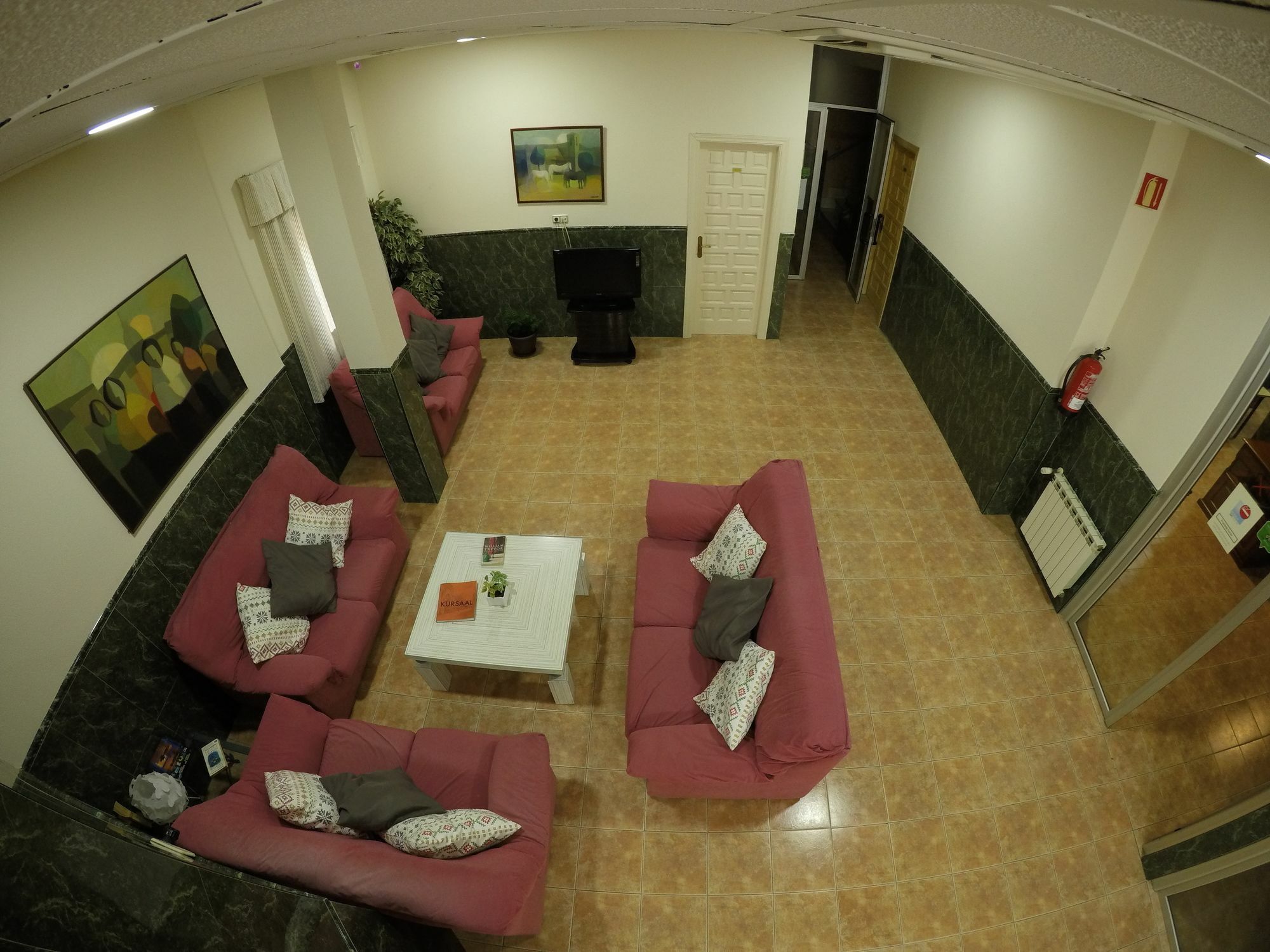 Hostal La Casa De Enfrente Малага Екстер'єр фото