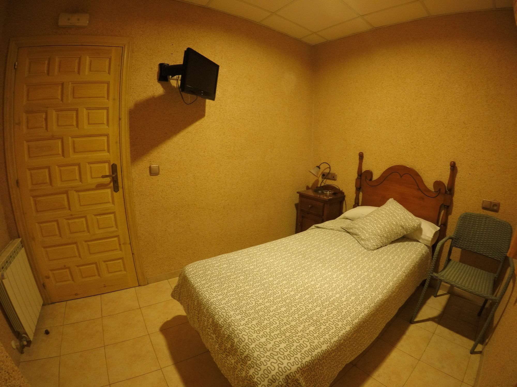 Hostal La Casa De Enfrente Малага Екстер'єр фото
